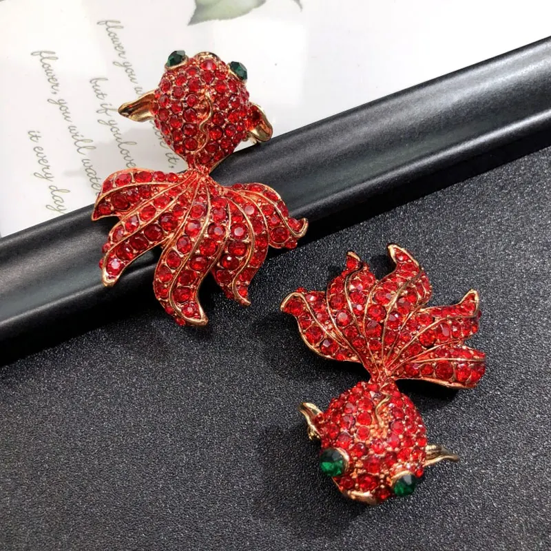 

Creative red goldfish Brooch female versatile Koi pin female silk scarf coat Brooches accessories