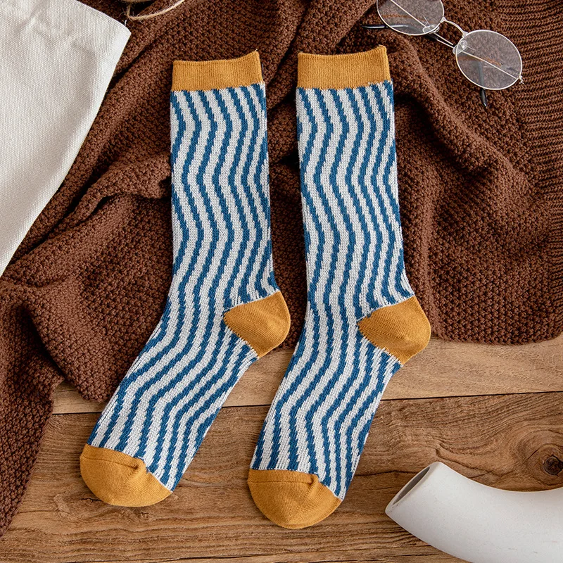 

2020 Woman Socks Fashion Brief Solid Color Wave pattern Autumn New Non-slip Breathable Deodorant Comfortable Long Socks Women