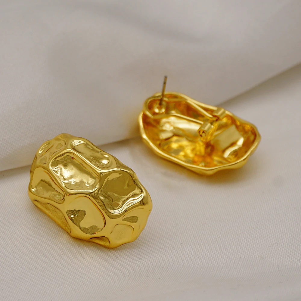 Комплект из колье браслета и сережек |