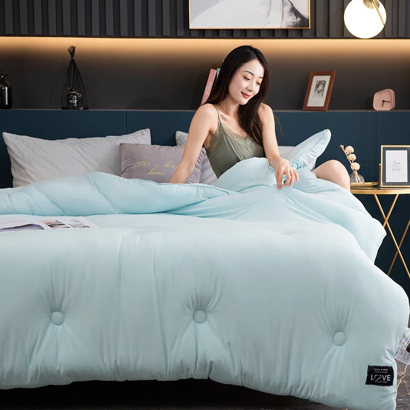 Однотонное серое одеяло стеганое синее вязаное хлопковое утепленное для осени и