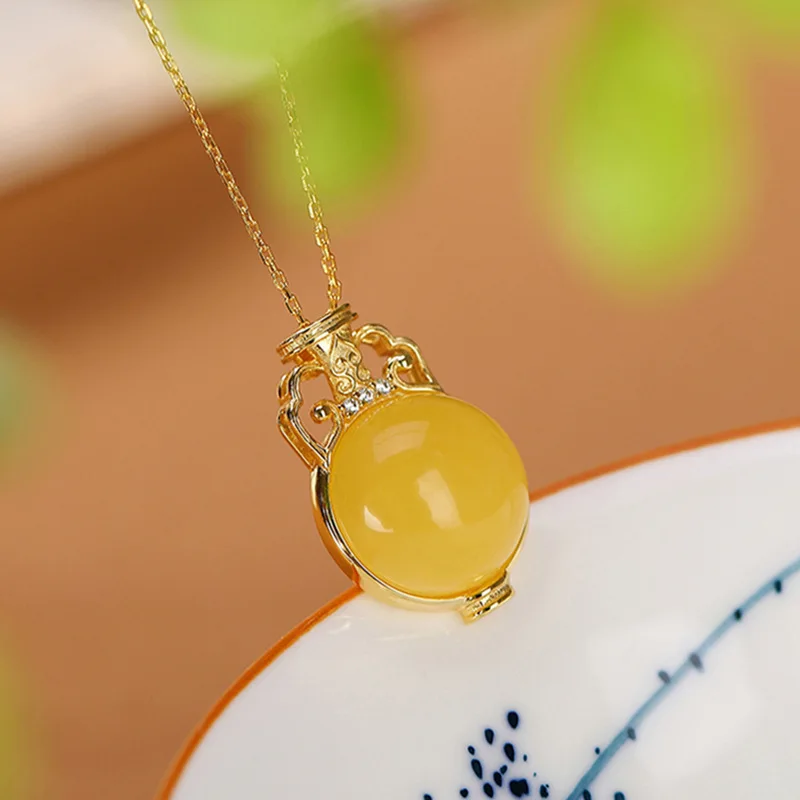 

Цепочка с подвеской в виде бутылки с водой из серебра 925 пробы