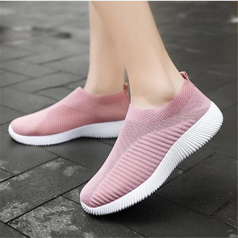 

hot Women Vulcanized Shoes Stylish and comfortable Women Breathable mesh Sneakers Women Flying weaving Flat casual shoes