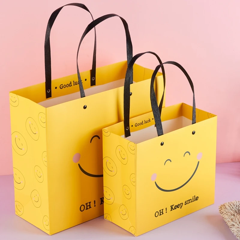 

500pcs/Lot Custom Christmas Valentine's Day Smiley Gift Bag Birthday Gift Packaging Bag Wedding Gift Bag Customized Paper Bag