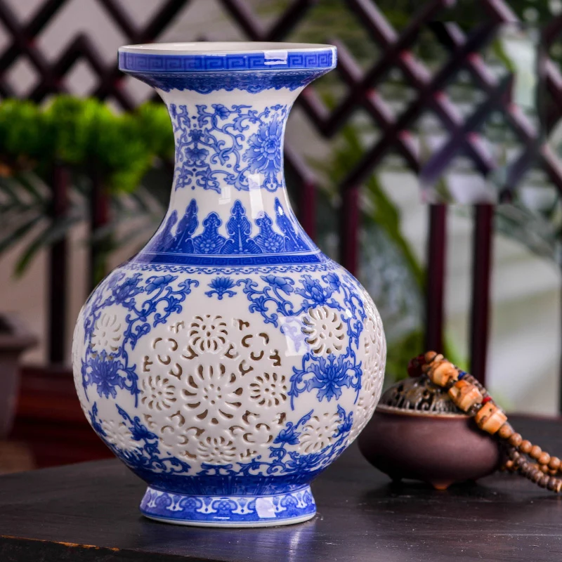 Качественная винтажная китайская керамическая ваза с отверстиями сине белая