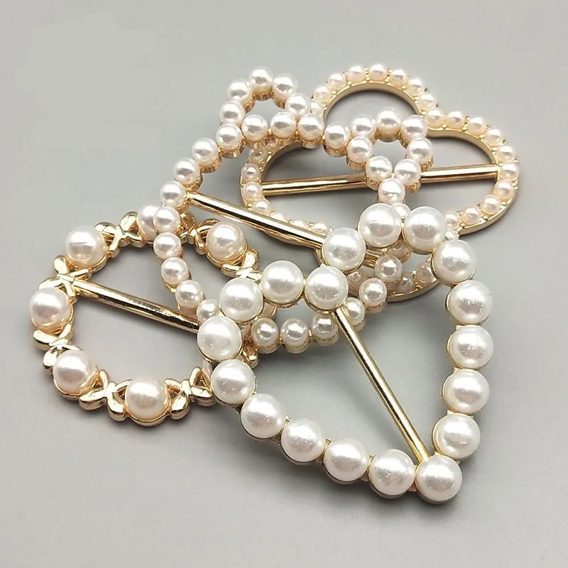 

Новинка 1 шт. Серебряная угловая завязывающаяся Пряжка, круглая трехскоростная Пряжка из цинкового сплава с жемчугом, универсальная двухце...