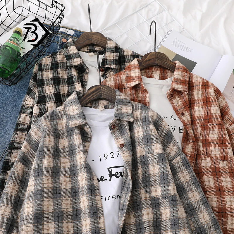 

Новая женская клетчатая плотная Шерстяная Рубашка с длинным рукавом, теплая зимняя винтажная верхняя одежда больших размеров, стильная Вес...