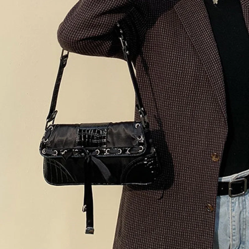 

[EAM] Women New Black Bandage Bow Crocodile Pattern Silk Personality All-match Crossbody Shoulder Bag Fashion Tide 2021 18A1122