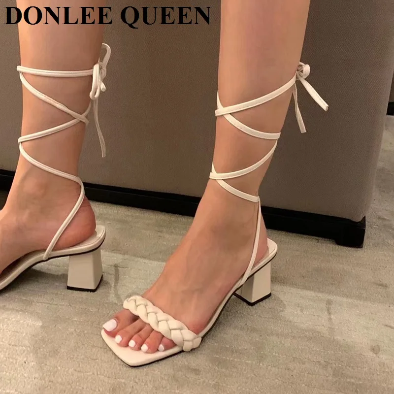 

Модные брендовые плетеные босоножки с ремешком на щиколотке; Женские сандалии-гладиаторы на высоком квадратном каблуке со шнуровкой и пере...