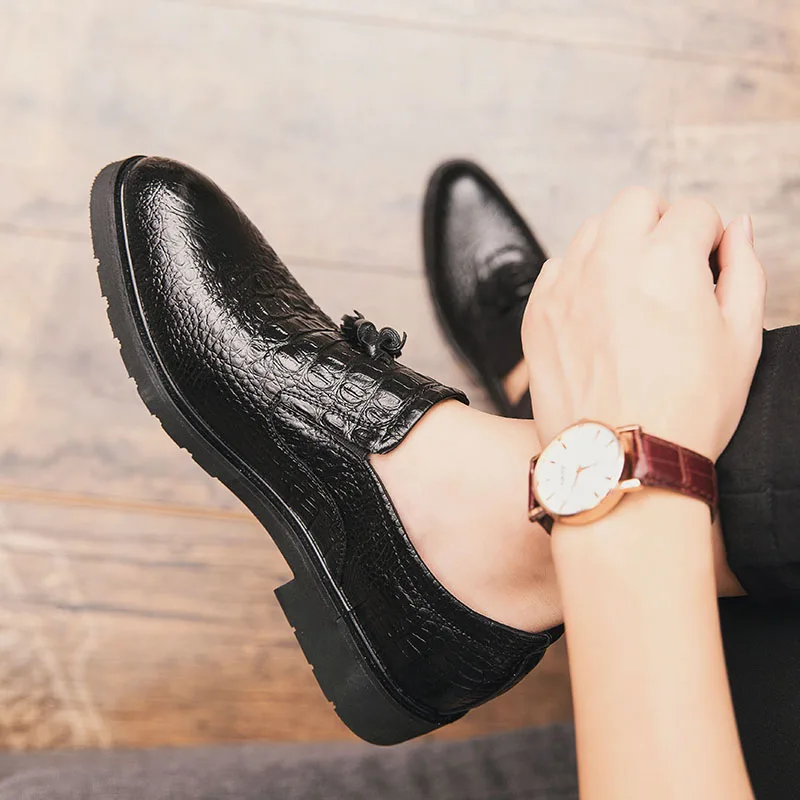 Туфли мужские кожаные с бахромой роскошные повседневные Мокасины модная офисная