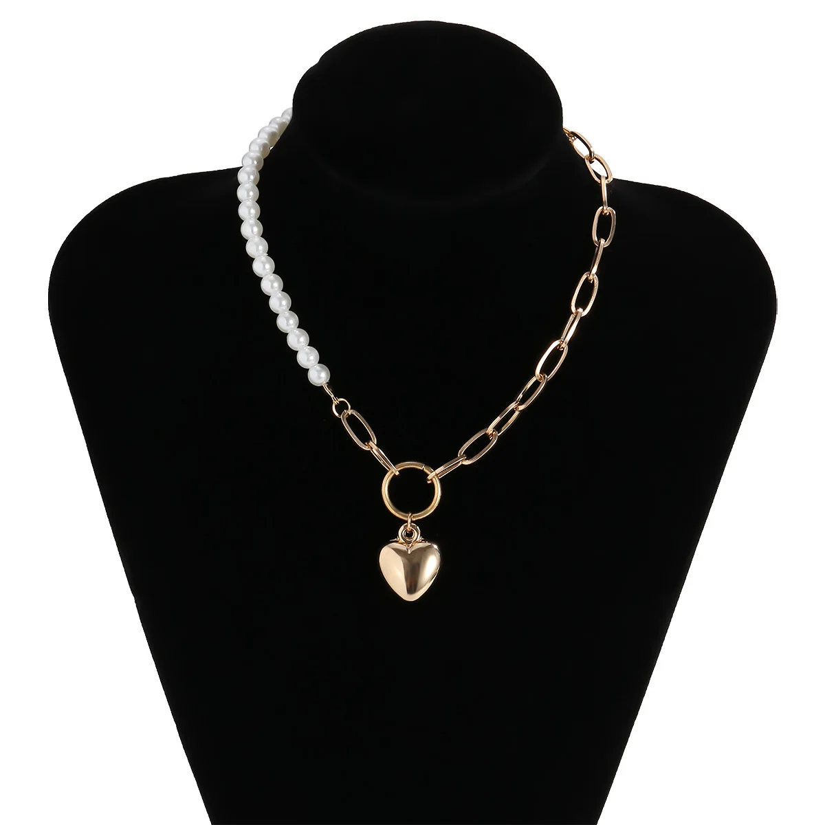 

Stylish simple pearl collarbone neck chain for women alloy heart pendant necklace European and American jewelry wholesale.