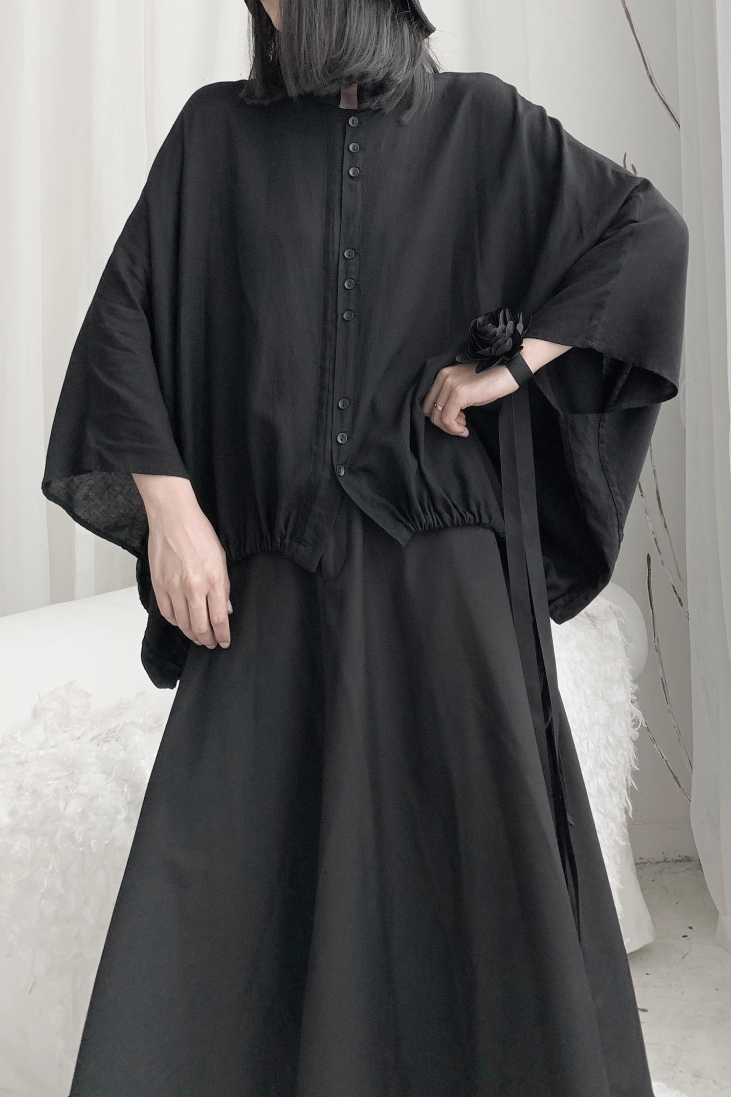 

SuperAen 2021 Dark Style Women's Clothing Japanese Loose Batwing Sleeve Drawstring New Design Batwing Sleeve Cotton Shirt