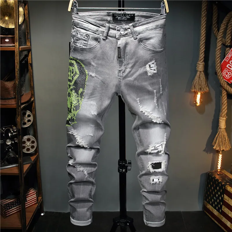 Europe And The United States Skinny Pants Ripped Jeans Men Trendy Knee Hole Biker Jeans Gray Hot Rhinestone Man Denim Trousers