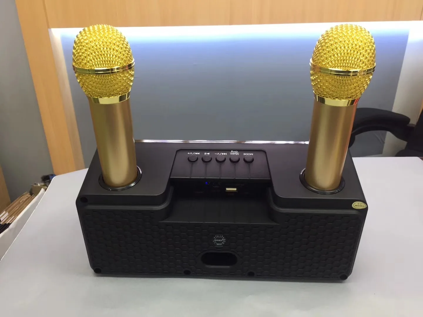 Портативный HIFI микрофон динамик Sdrd301 беспроводной микрофон бытовой Ktv открытый мобильный телефон Bluetooth аудио Cara Ok машина