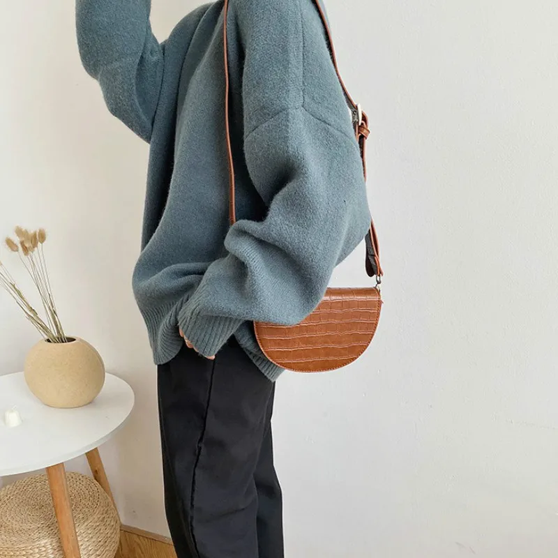 Женская сумка с узором крокодиловая кожа полукруглая мини через плечо 2019|Сумки