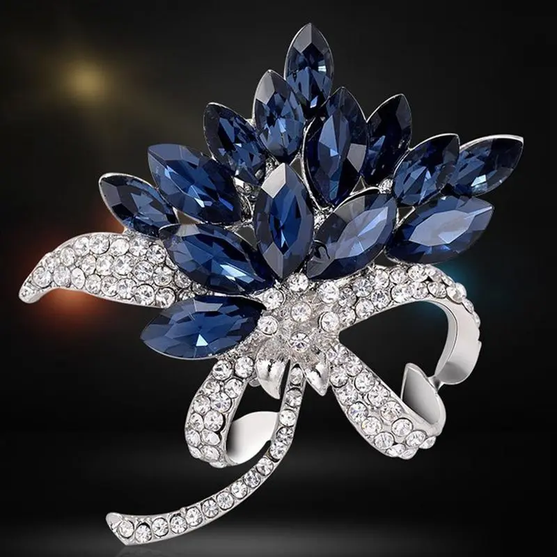 Brooch pin Woman's elegant flower shape and blue crystal rhinestone jewelry Fancy corsage brooch Decoration for clothes | Украшения и