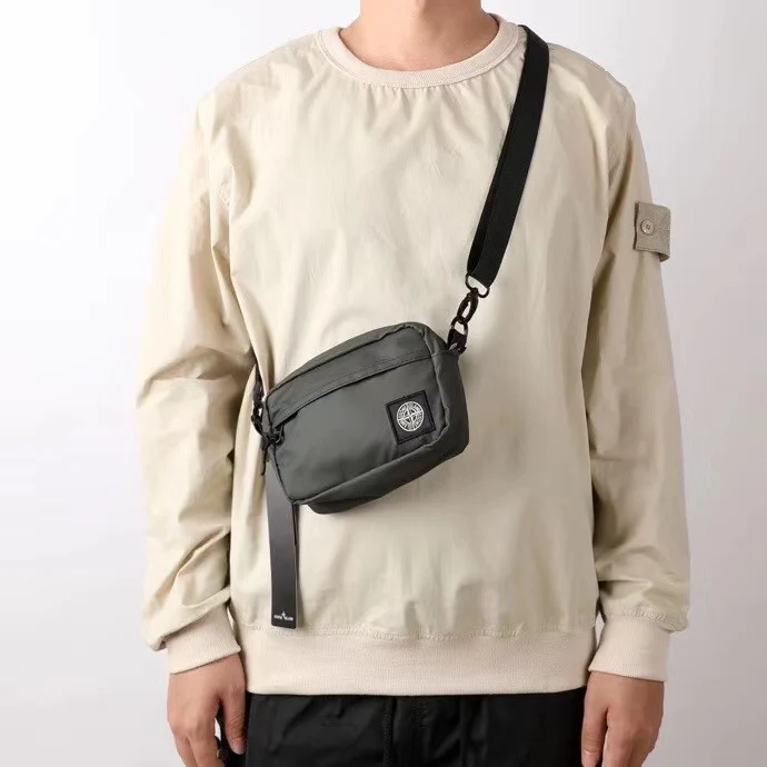

Stone island 2021 Embroidered Crossbody Shoulder Bag Weight Bag Black Green 17*11*4CM | ST010