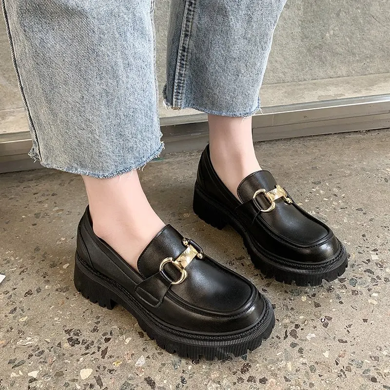 

2021 New Black Luxury Brand Shoes Women Pumps Fashion Patent Leather Platform Shoes Woman Round Toe Mary Jane Shoes Mujer