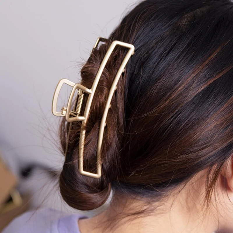 

New Korean Retro Hair Claws Clamp Hollow Geometric Champagne Square Pattern Ponytail Hair Grabbing Clips For Women