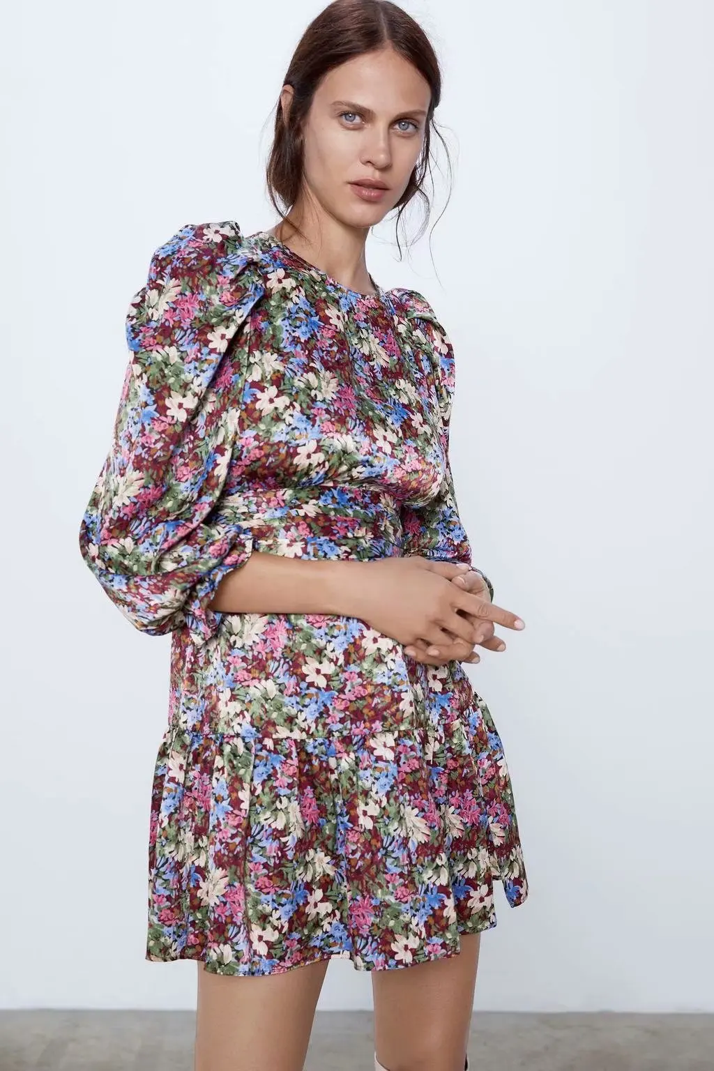 Женское милое мини платье с цветочным принтом и оборками повседневное