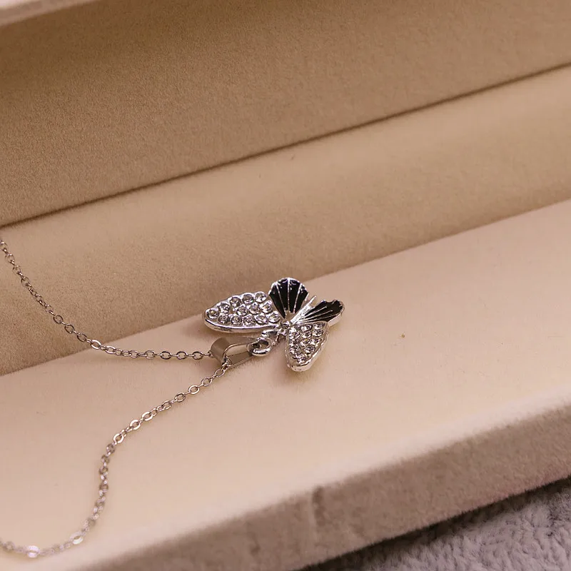 

Fashion Shining Butterfly Necklace Charm Women's Necklace Collarbone Chain Wedding Dinner Party Jewelry Dating Accessories