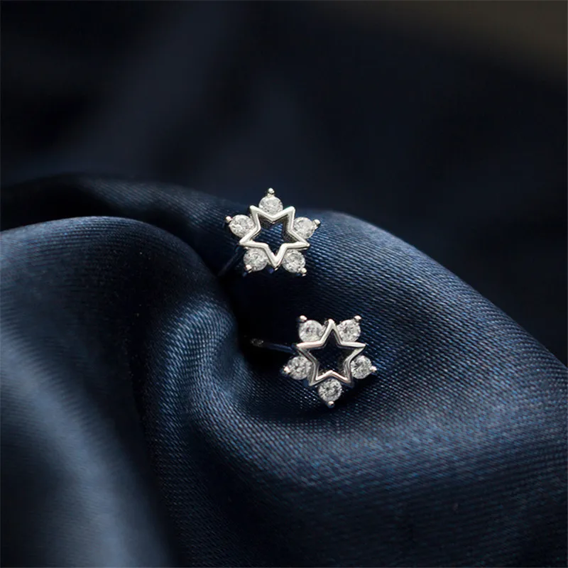 

925 Silver Girls Fashion Bright Zircon Setting Chic Earrings Women Cold Wind Hollow Five-pointed Star Flower Niche Stud Earrings
