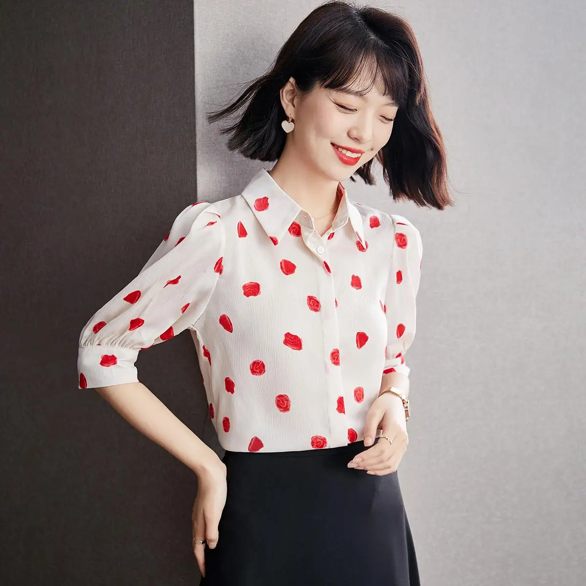 

Summer Chiffon Women Shirts Turn-down Collar Blouse Short Sleeve Office Lady Button Up Shirt Black White Ladies Tops