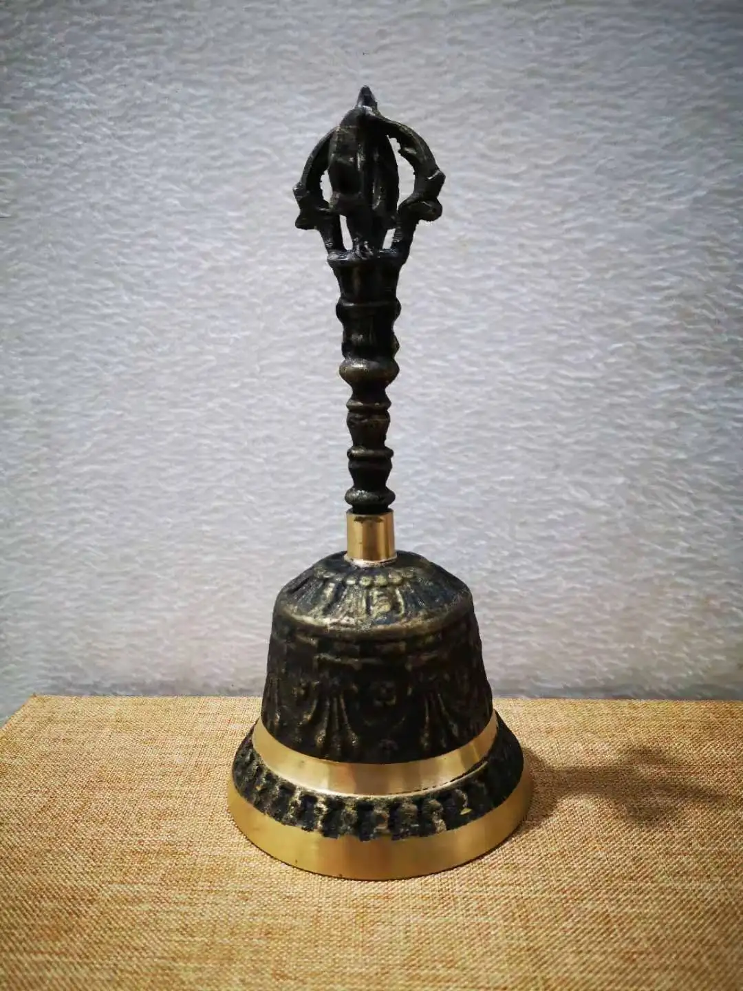 

China old hand carved bronze bell Figurine Collectibles Statue