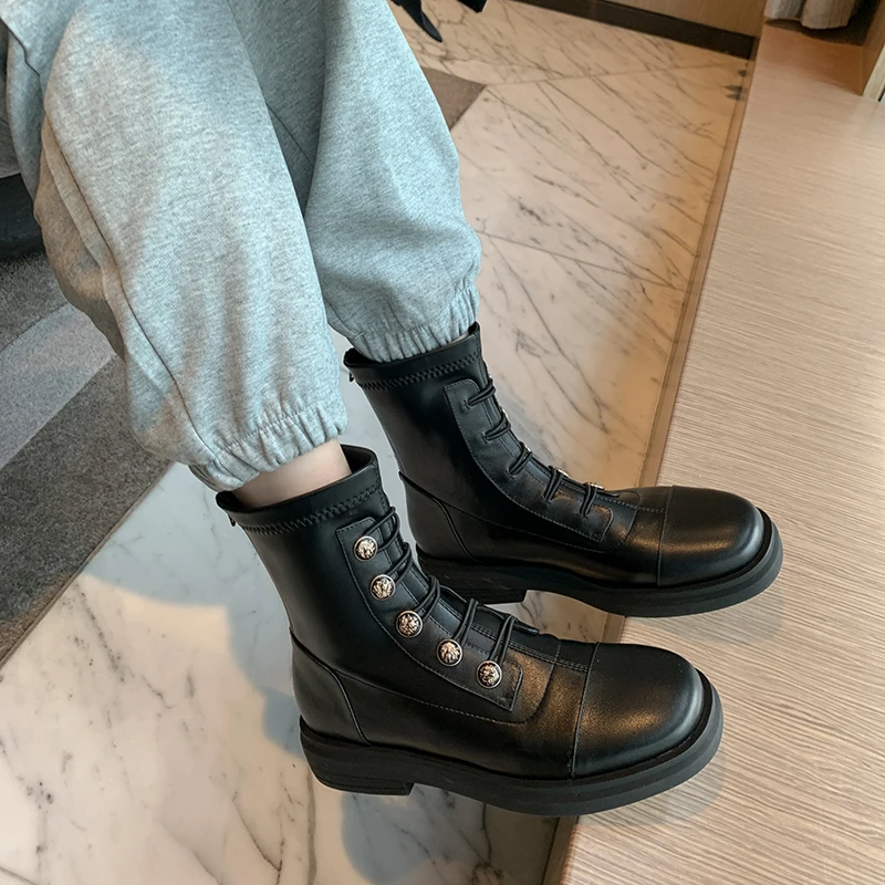 

Женские ботинки из натуральной кожи, с круглым носком, на массивной платформе