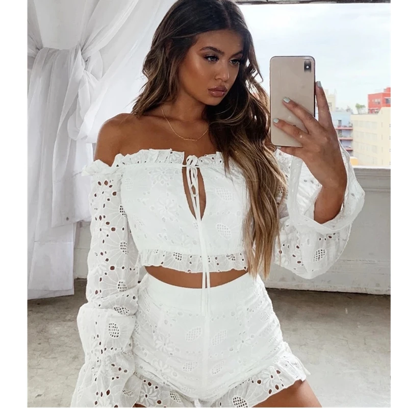 Женский короткий топ с рукавами-лепестками Однотонная футболка