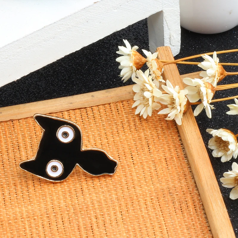 Значок с эмалью для мужчин и женщин черно белая металлическая брошь в виде кота