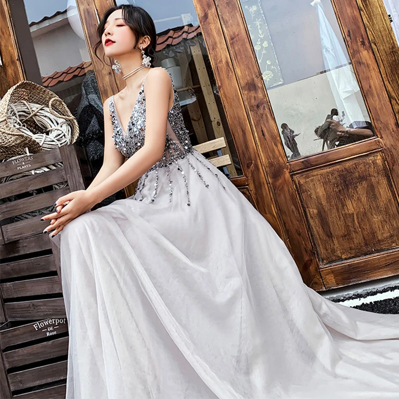 

Sparlking Crystal Evening Dresses It's Yiiya AR445 Sexy V-neck Gray A-Line Robe De Soiree Sequin Long Evening Gowns For Women