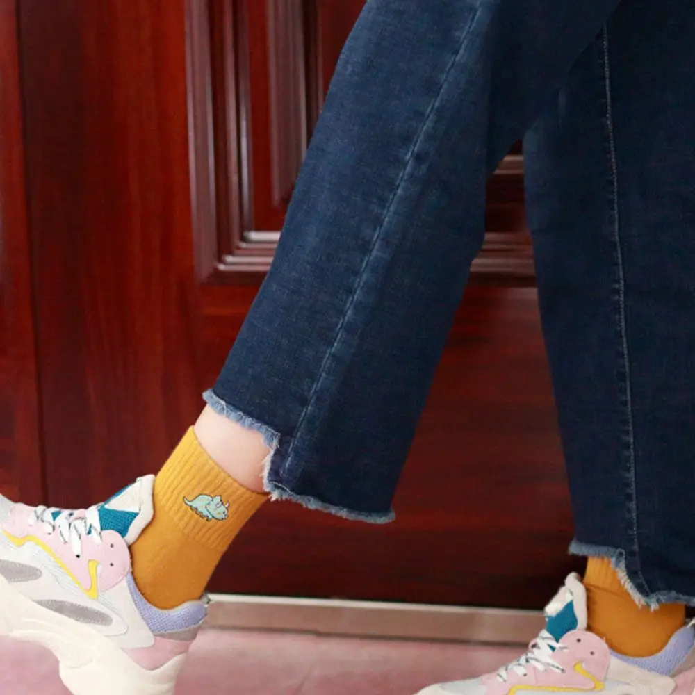 Носки женские хлопковые с вышивкой в виде динозавра | Женская одежда
