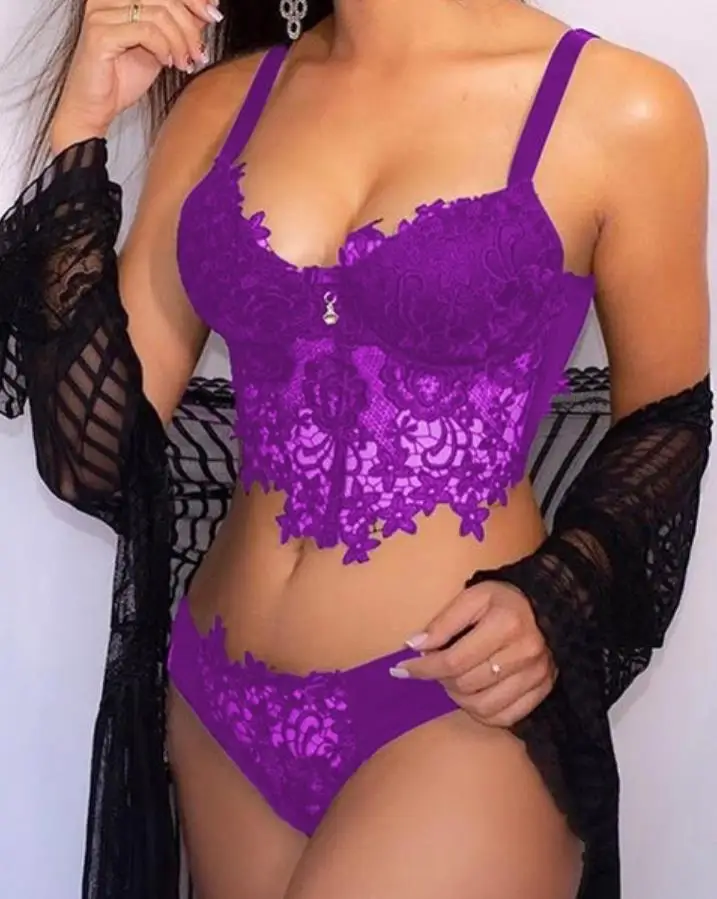 Комплект женского кружевного нижнего белья бюстгальтер пуш-ап трусы-плавки