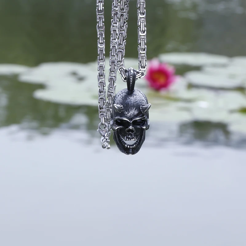 

Personality Retro Gothic[316L Stainless Steel ]Skull Pendant Necklace Street Style Necklace Men's Women's Pendant Necklace Gift