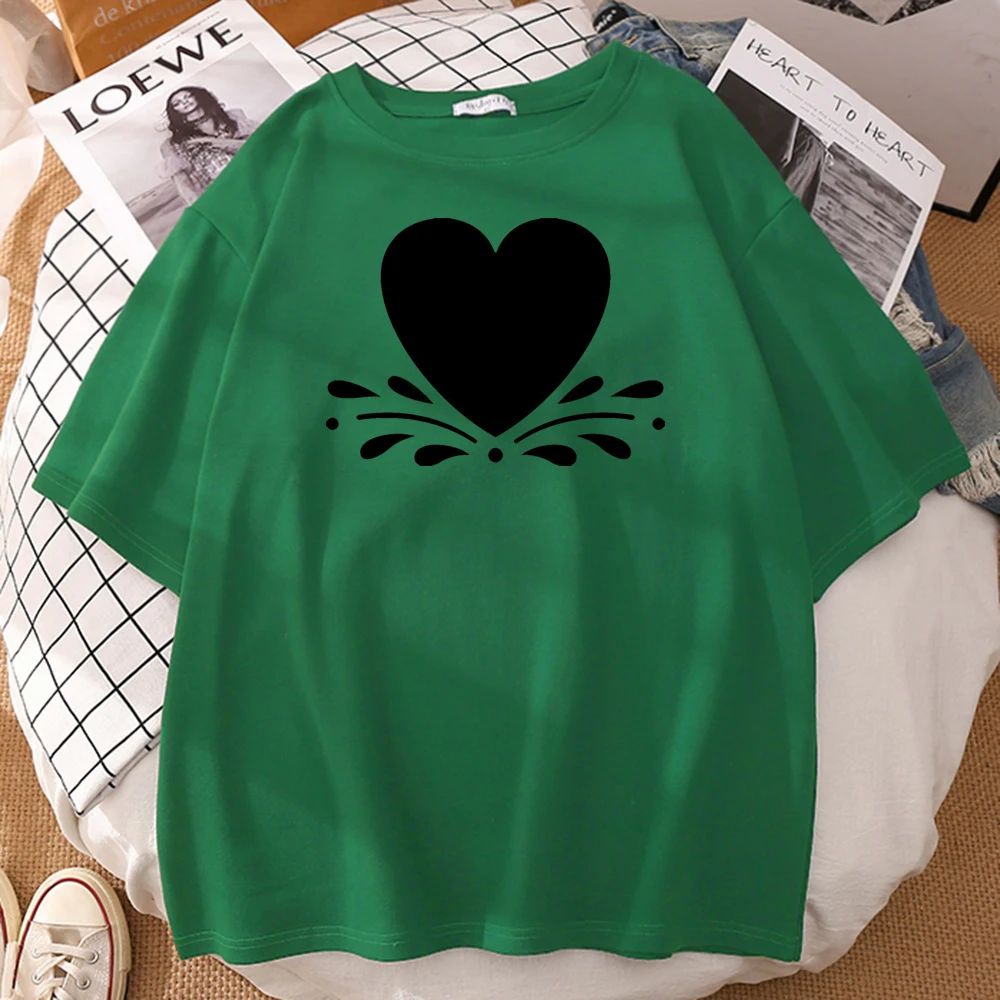

Футболка женская оверсайз с коротким рукавом, повседневный удобный топ с принтом черного сердца, модная индивидуальная уличная одежда, 2021