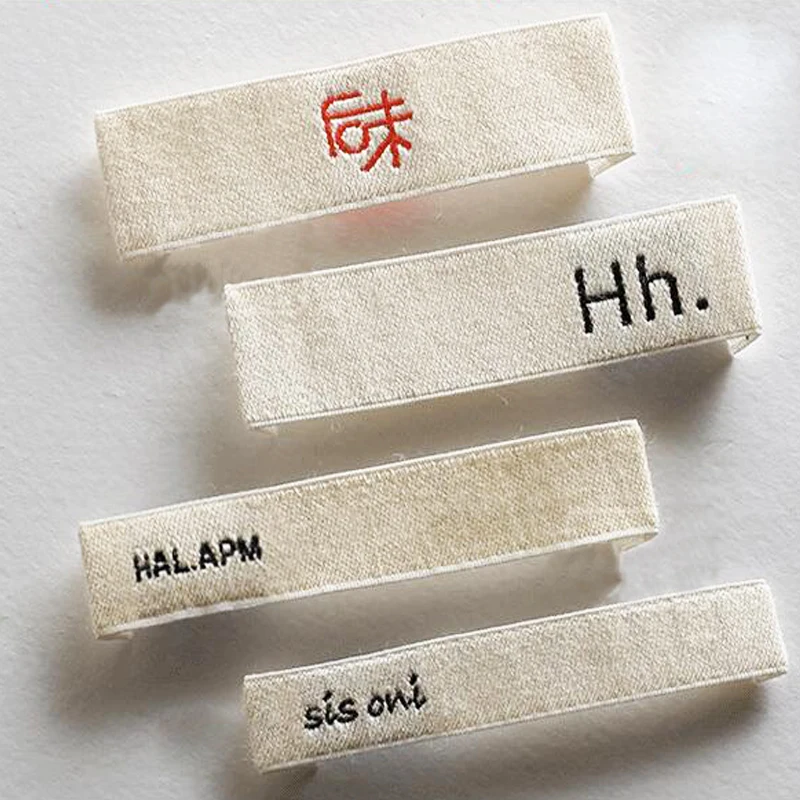 Бесплатная доставка дизайнерские этикетки из атласной ткани на заказ для