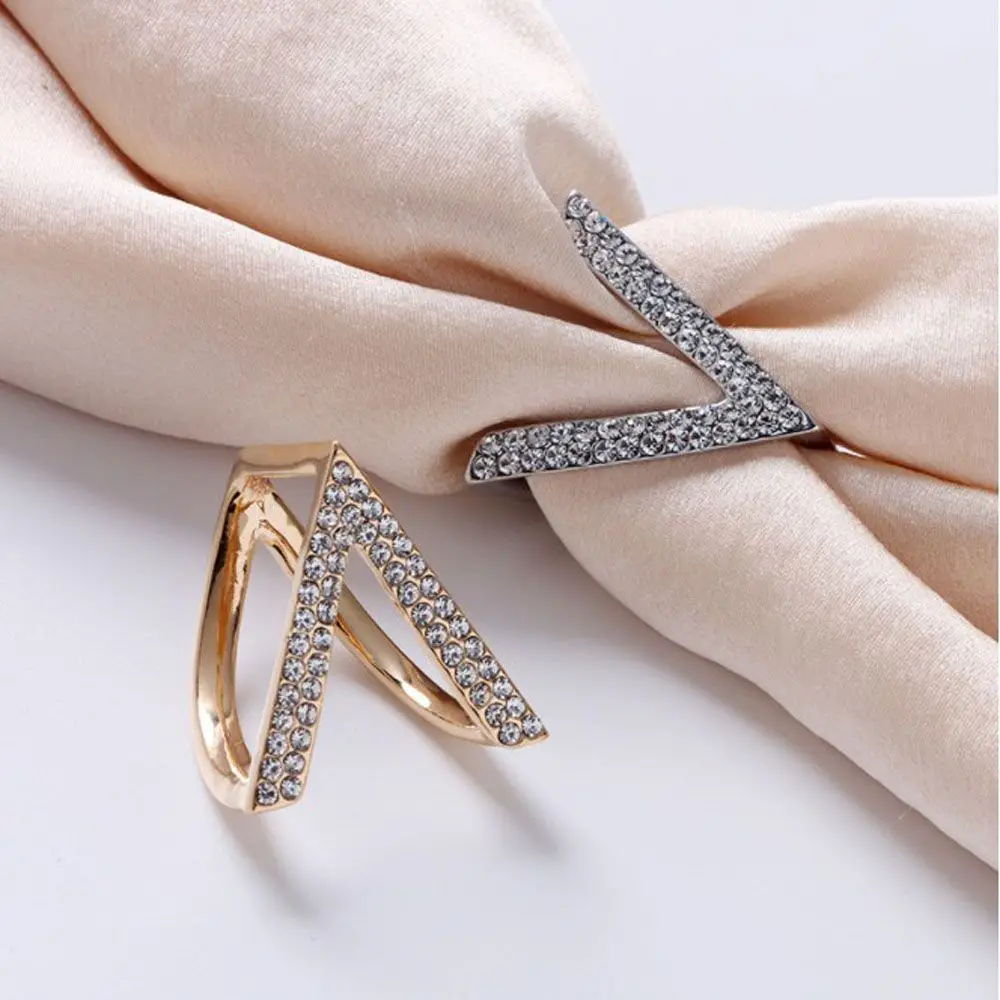

1PC Elegant Inlaid Rhinestone V Shape Brooch Gold Silver Color Scarf Shawl Buckle Fashion Scarf Ring for Women Jewelry Gift