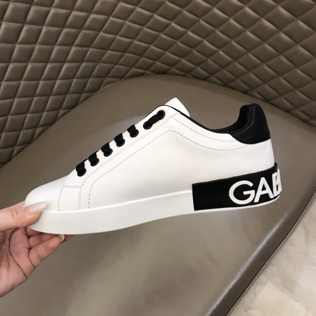 

2021 new men's Paris luxury leather lace-up sneakers running shoes fashion sneakers summer flat shoes casual shoes