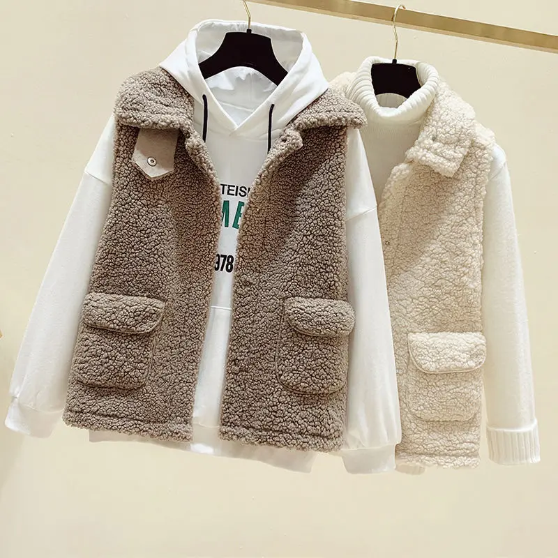 

Жилетка женская однотонная Короткая свободная плюшевая овечья безрукавка Женская Осень-зима 2021 корейский стиль женские пальто без рукавов...