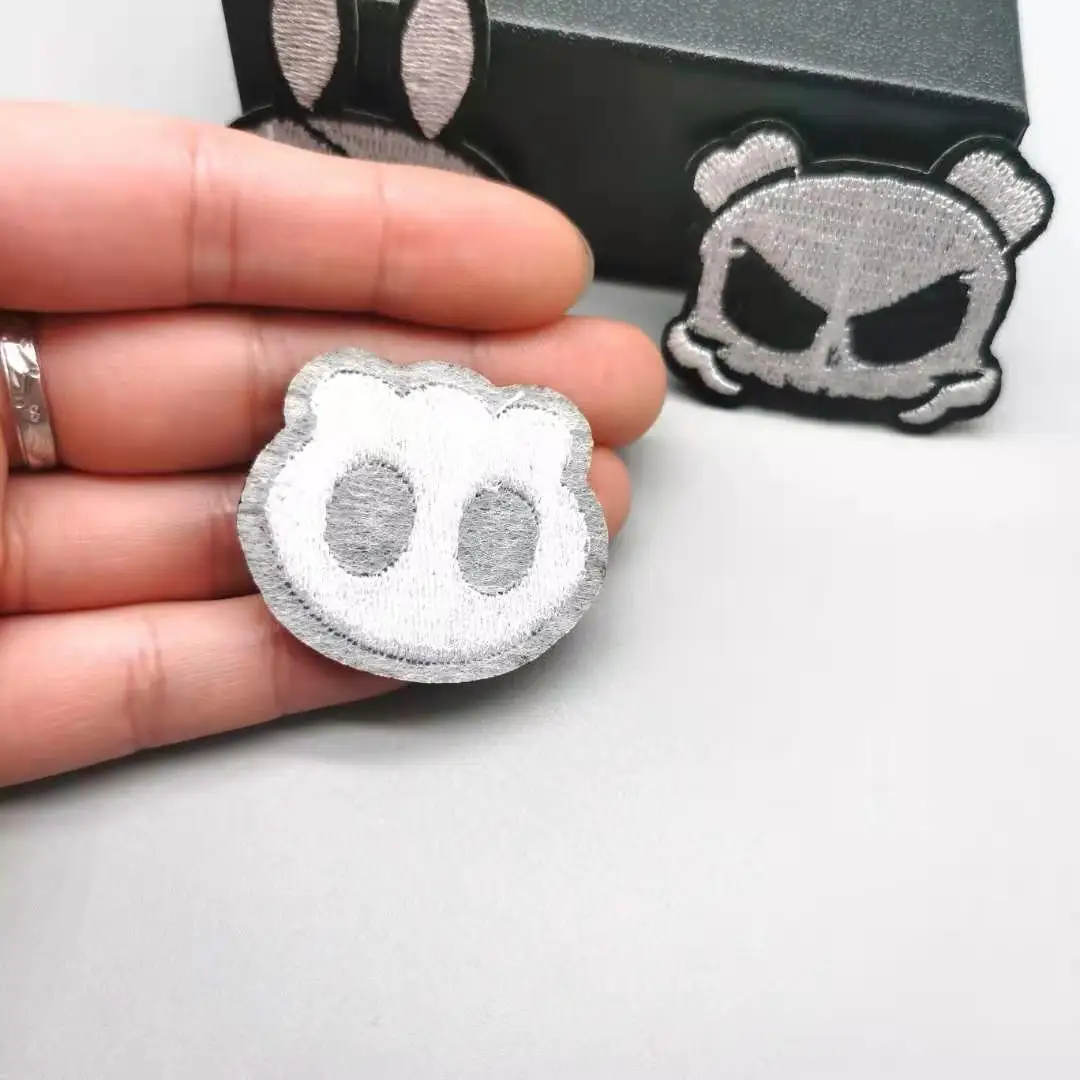 

3pcs cute small fashion ironing embroidery patch one eye badge hole repair cloth patch decoration white small cloth patch