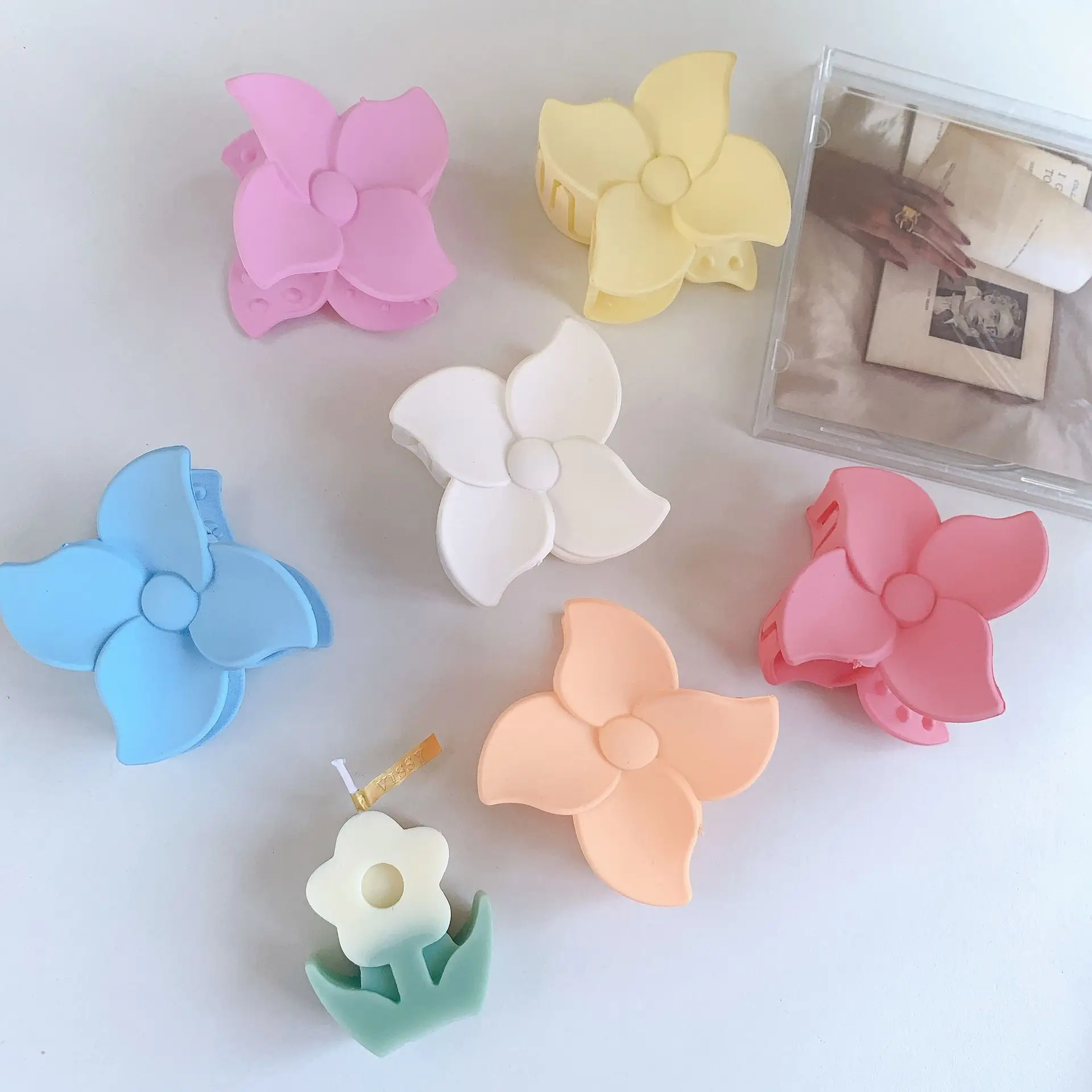 

Korean Girl Flower Catch Clip Shark Clip Personality Hairpins Hair Claw Temperament Hair Accessories