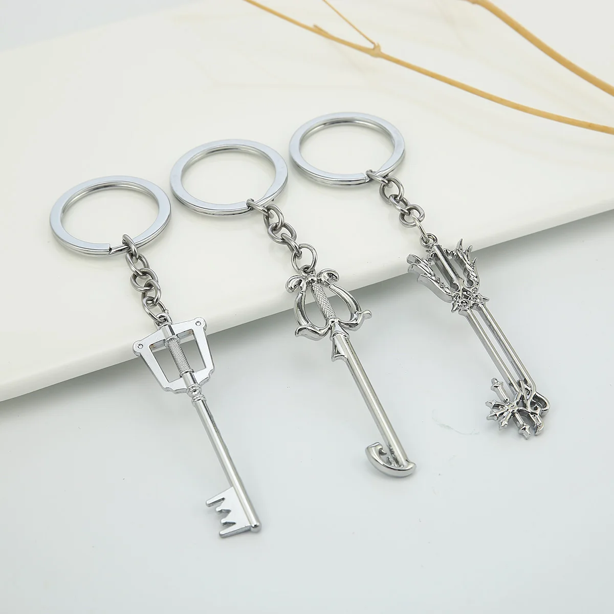 Game Kingdom Hearts Sora Key Keychain Keyblade Weapon Model Pendant Keyring Men Car Women Bag Accessories Jewelry Gift |