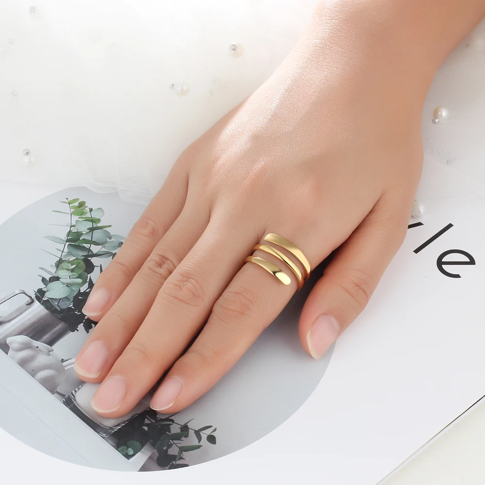 Персонализированное спиральное поворотное кольцо с гравировкой 2 имени