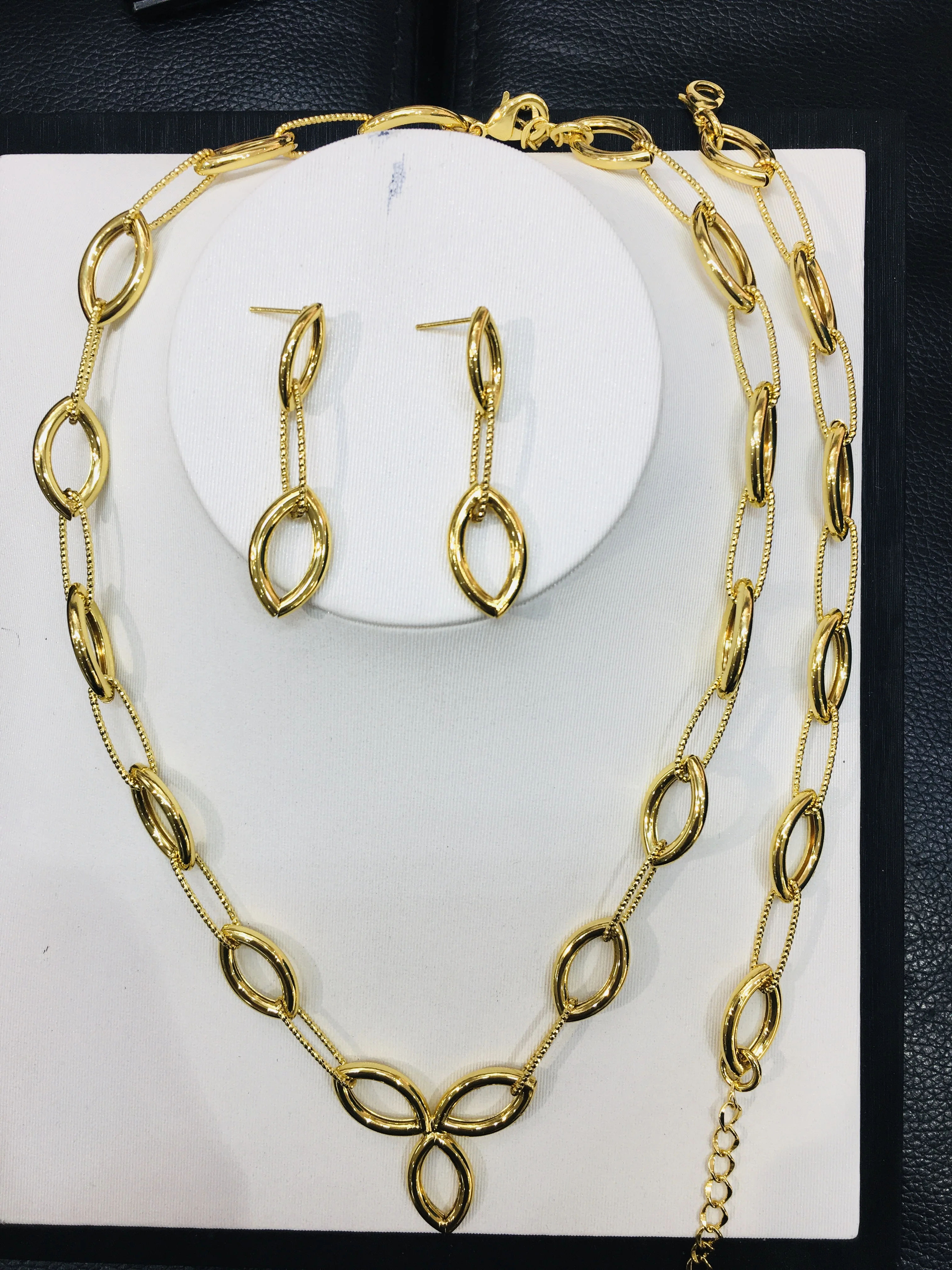 

Модное реальное позолоченное искусственное свадебное ювелирное изделие Дубай комплект ожерелья Серьги Браслет вечерние НКИ