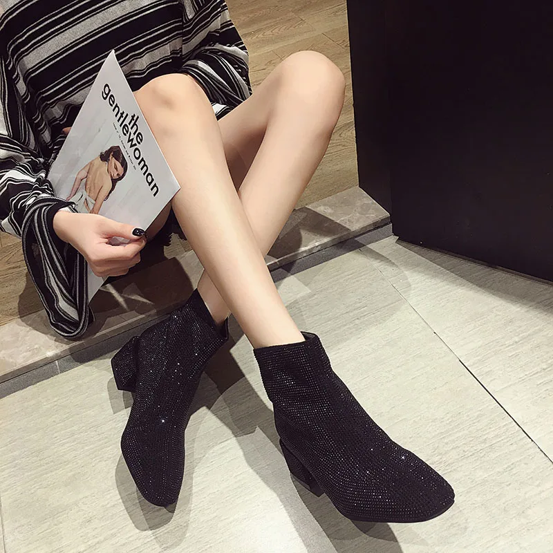 Шикарные Женские Ботинки martin короткие ботильоны на не сужающемся книзу