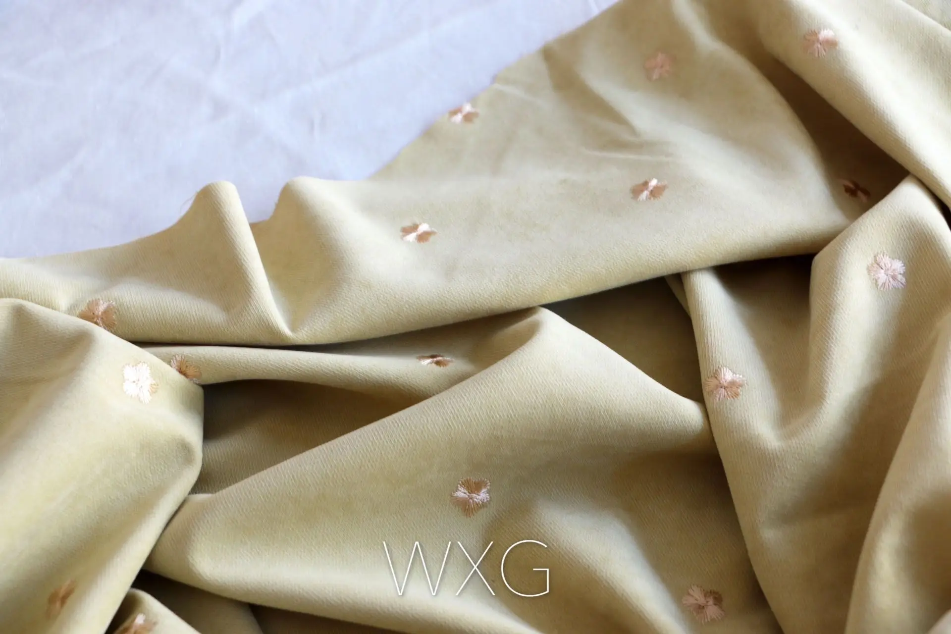 Красно-коричневый твиловый вельветовый мягкий вельвет с вышивкой против морщин