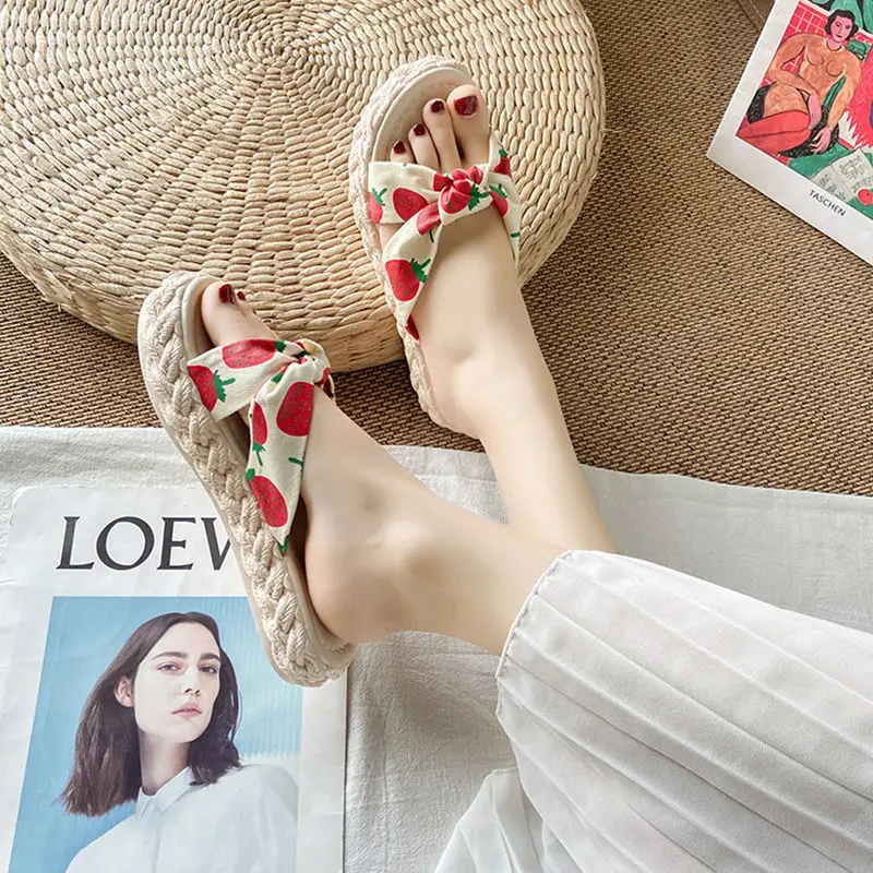

Women Slippers Sandals 2021 Summer Casual Sandals Slipper Beach Shoes Flat Heel Slides Sandals Thick Bottom Flat Slippers