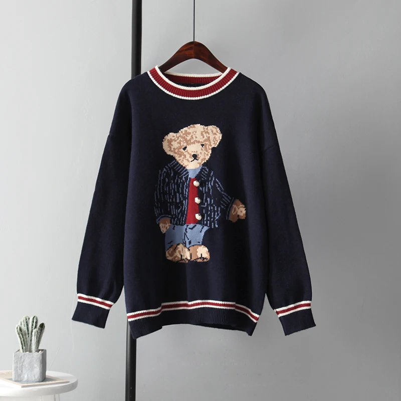 Mozuleva Новинка с принтом героями мультфильмов Свитер медведем и шнуровки