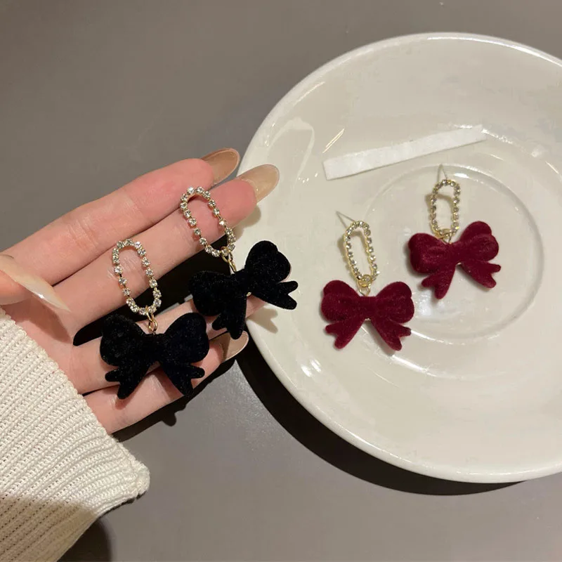 

2022 New Contracted Fabric Lace Bowknot Pearl Drop Earrings Sweet Black Color Korea Fashion Women Lovely Earrings Jewelry
