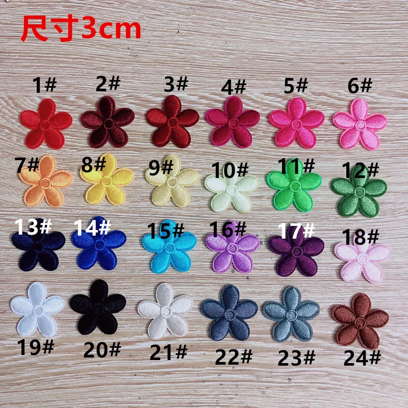 

100pcs/lot New Cute Five-leaf Flower Small Embroidery Patches Clothing Decoration Dress Shirt Appliques Iron Biker Patches